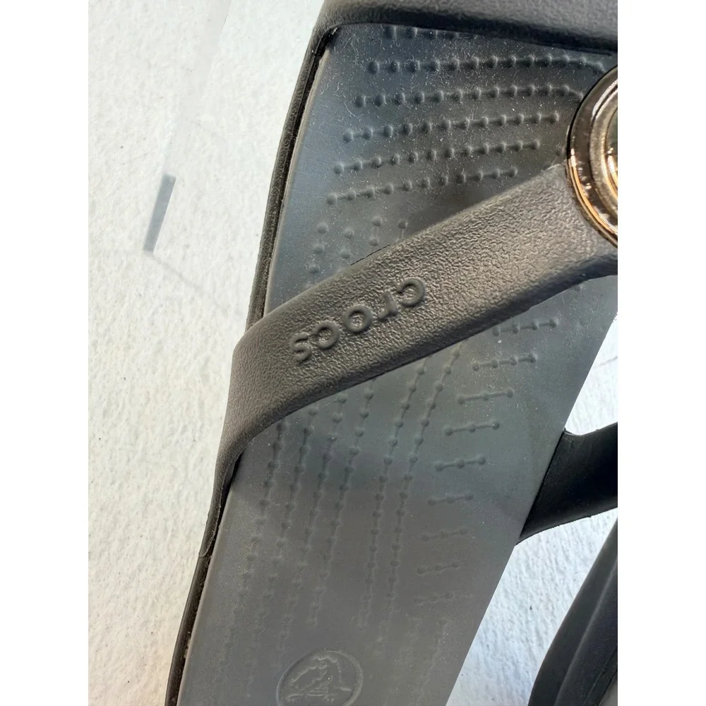 Crocs Sanrah Embellished Medallion Wedge Sandals Black Women's Size 7 W7